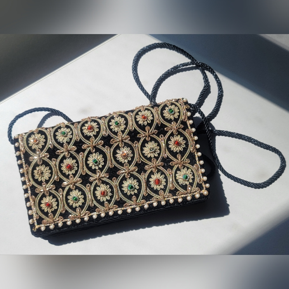 Victorian Gothic Vintage 50s/60s Black Beaded Velvet Crossbody